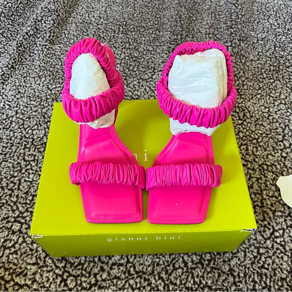 Gianni Bini Pink Sling Back Heels Sandal